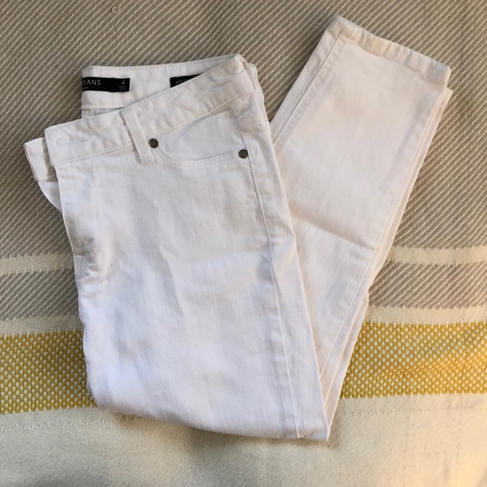 Stretchy White Jean Capri Midrise